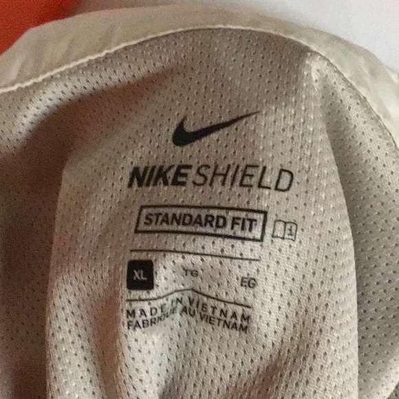 Nike - Picture 4 of 4